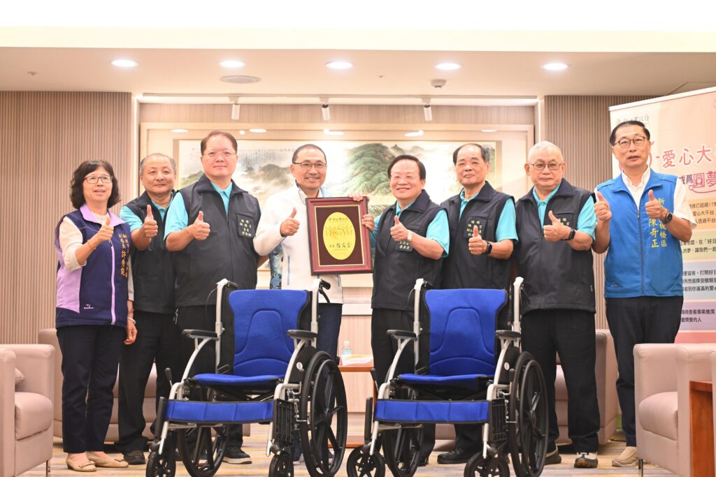 埔墘福德宮捐贈兩百五十五臺輪椅 侯友宜感謝熱心公益 埔墘福德宮捐贈兩百五十五臺輪椅 侯友宜感謝熱心公益