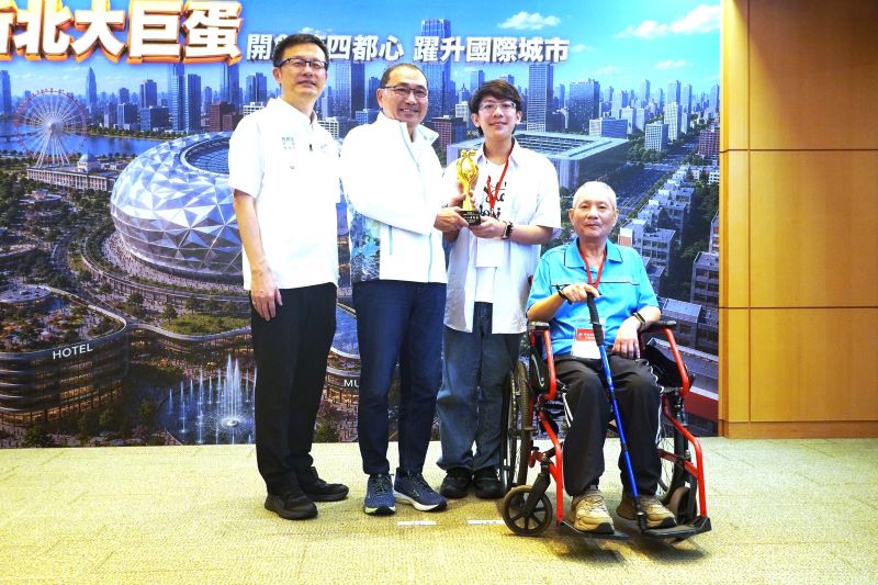 從陪伴到承擔 新北11位孝行典範用愛守護家人 從陪伴到承擔 新北11位孝行典範用愛守護家人