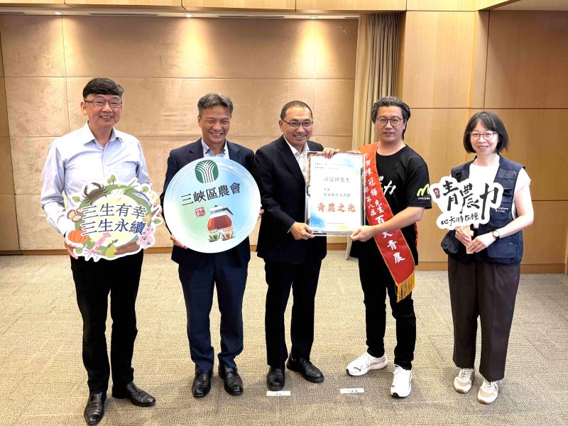 養蜂導入科技、好茶開拓新市場 新北2青農榮獲〈百大〉肯定 養蜂導入科技、好茶開拓新市場 新北2青農榮獲〈百大〉肯定