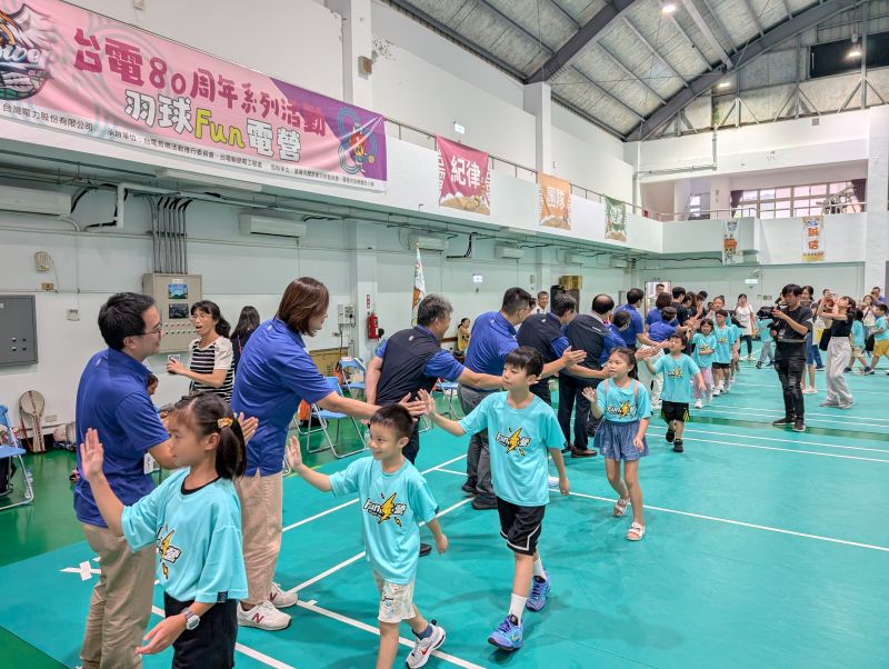 台電羽球Fun電營壓軸登場 國手教練帶400學童揮拍Fun暑假 台電羽球Fun電營壓軸登場 國手教練帶400學童揮拍Fun暑假