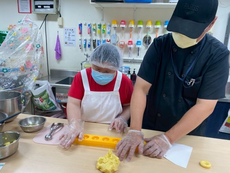 阿娥的23年烘焙人生　第一社福用公益月餅支持心智障礙者安心老化