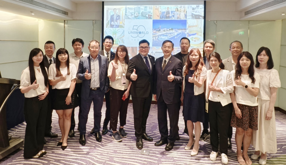 長榮航空「魅力歐洲」攜手 Uniworld 寰宇精品河輪!結合完善航網與 13 家業者拓展頂級慢旅精品河輪市場 長榮航空「魅力歐洲」攜手 Uniworld 寰宇精品河輪!結合完善航網與 13 家業者拓展頂級慢旅精品河輪市場