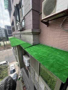 新北市鶯歌區社區外牆雨遮草皮鋪設工程施工