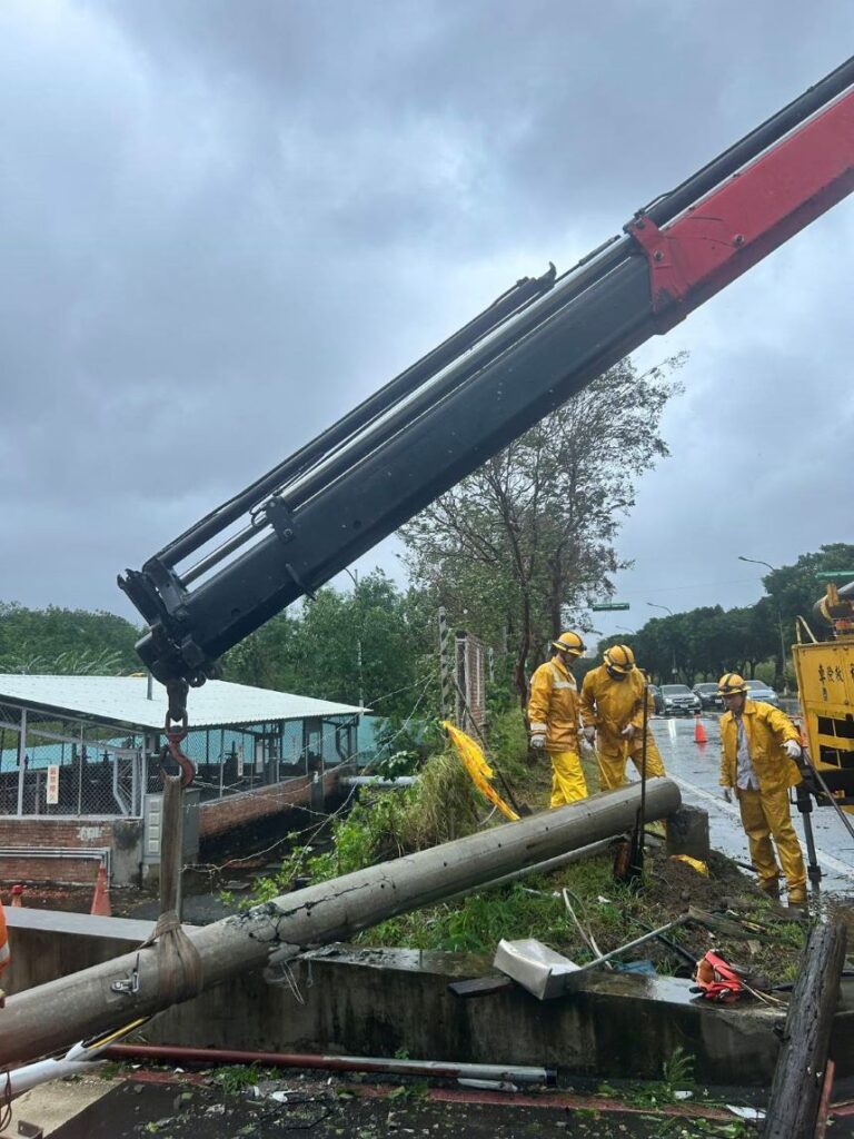 薔琵強風襲北台　士林、北投等地1445戶仍停電 台電急搶修